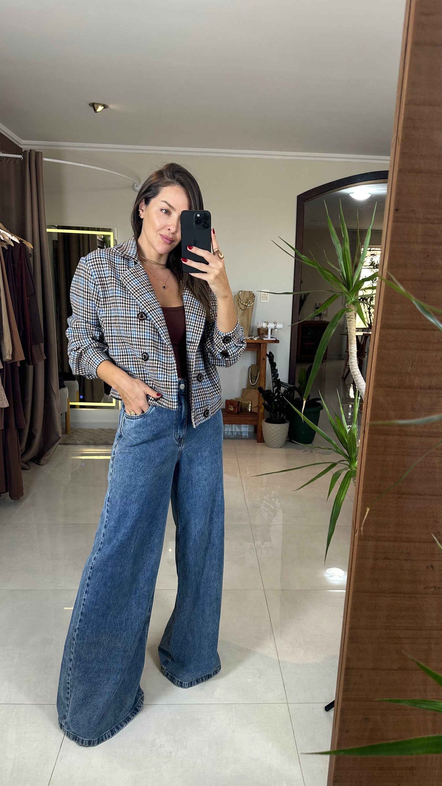 Jaqueta Feminina Xadrez Chess Cropped em Tecido Encorpado – Mahfê