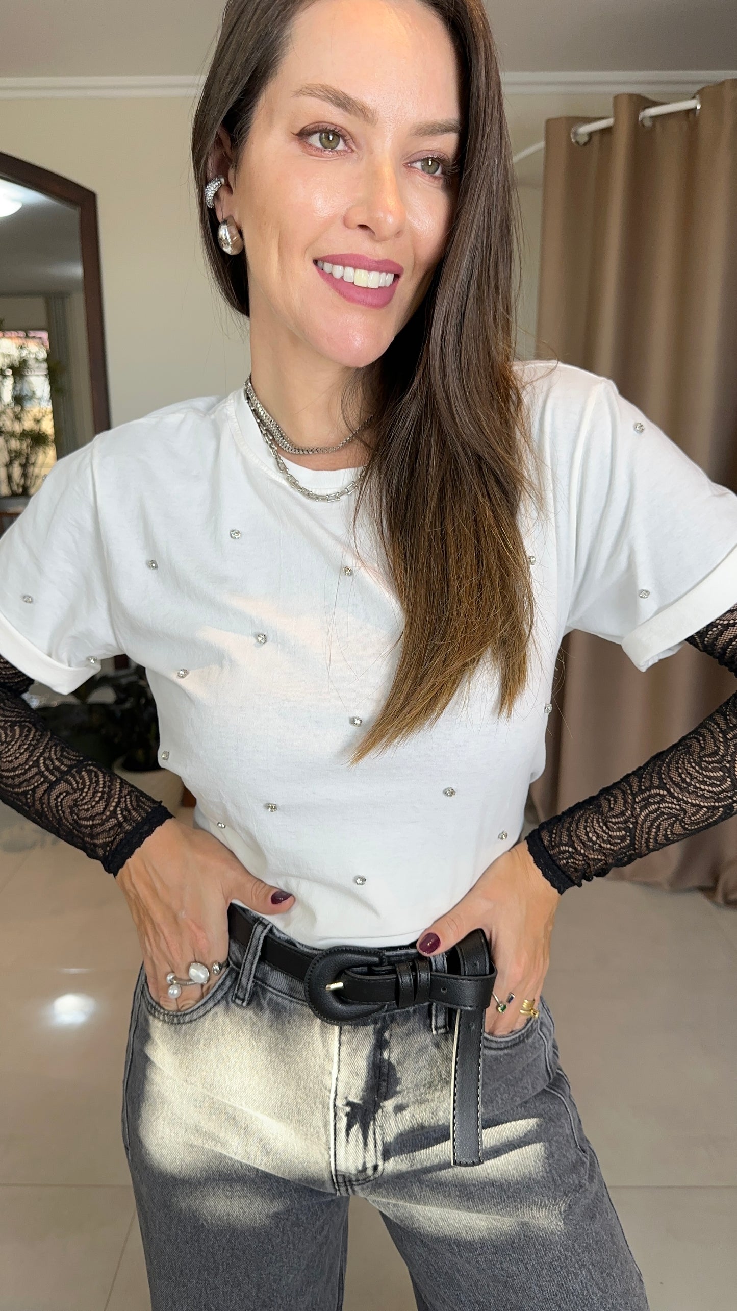 T-shirt Premium Feminina com Pedrarias em Algodão – Mahfê