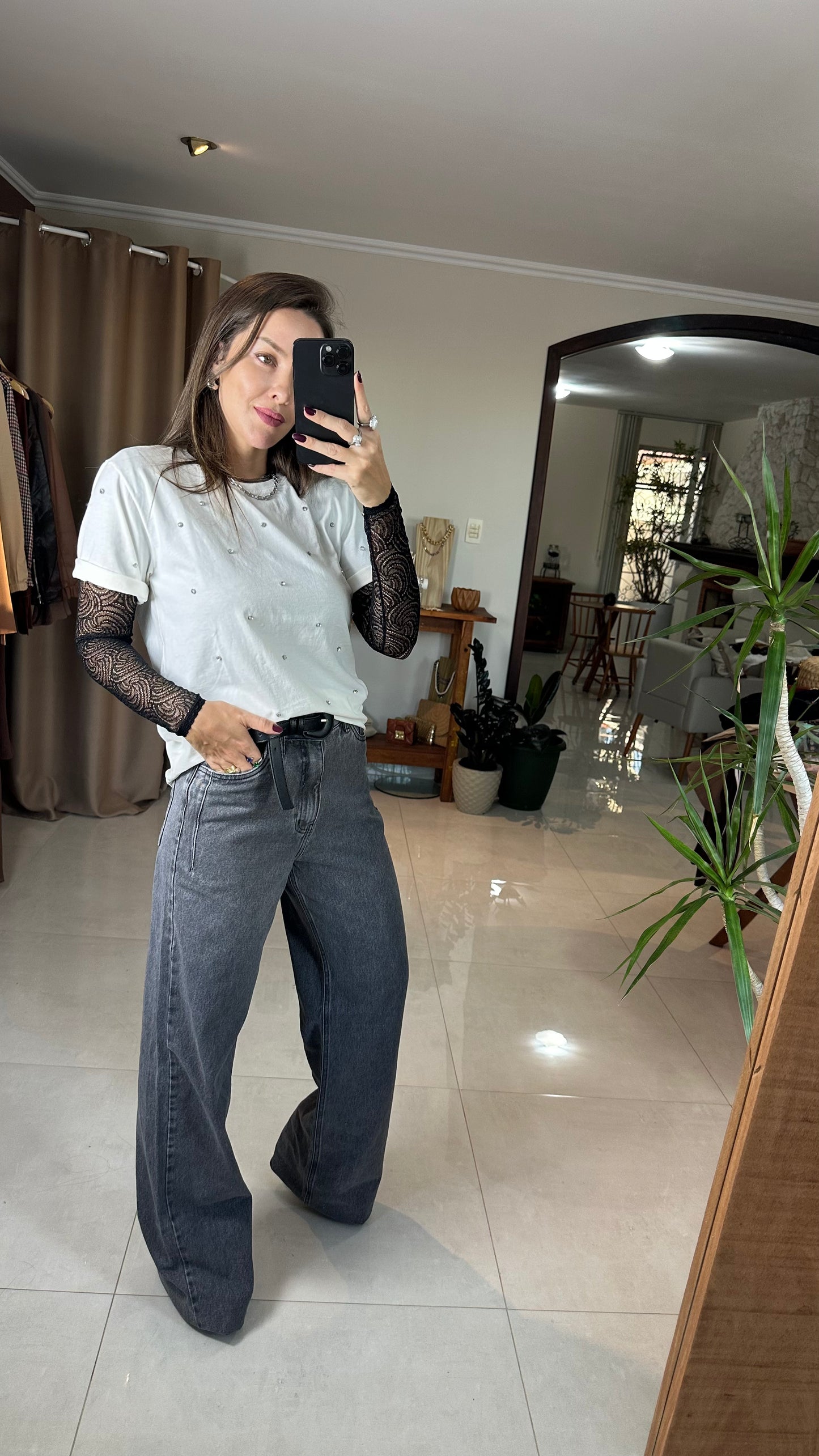 Calça Jeans Feminina Cinza com Modelagem Ampla e Cinto – Mahfê