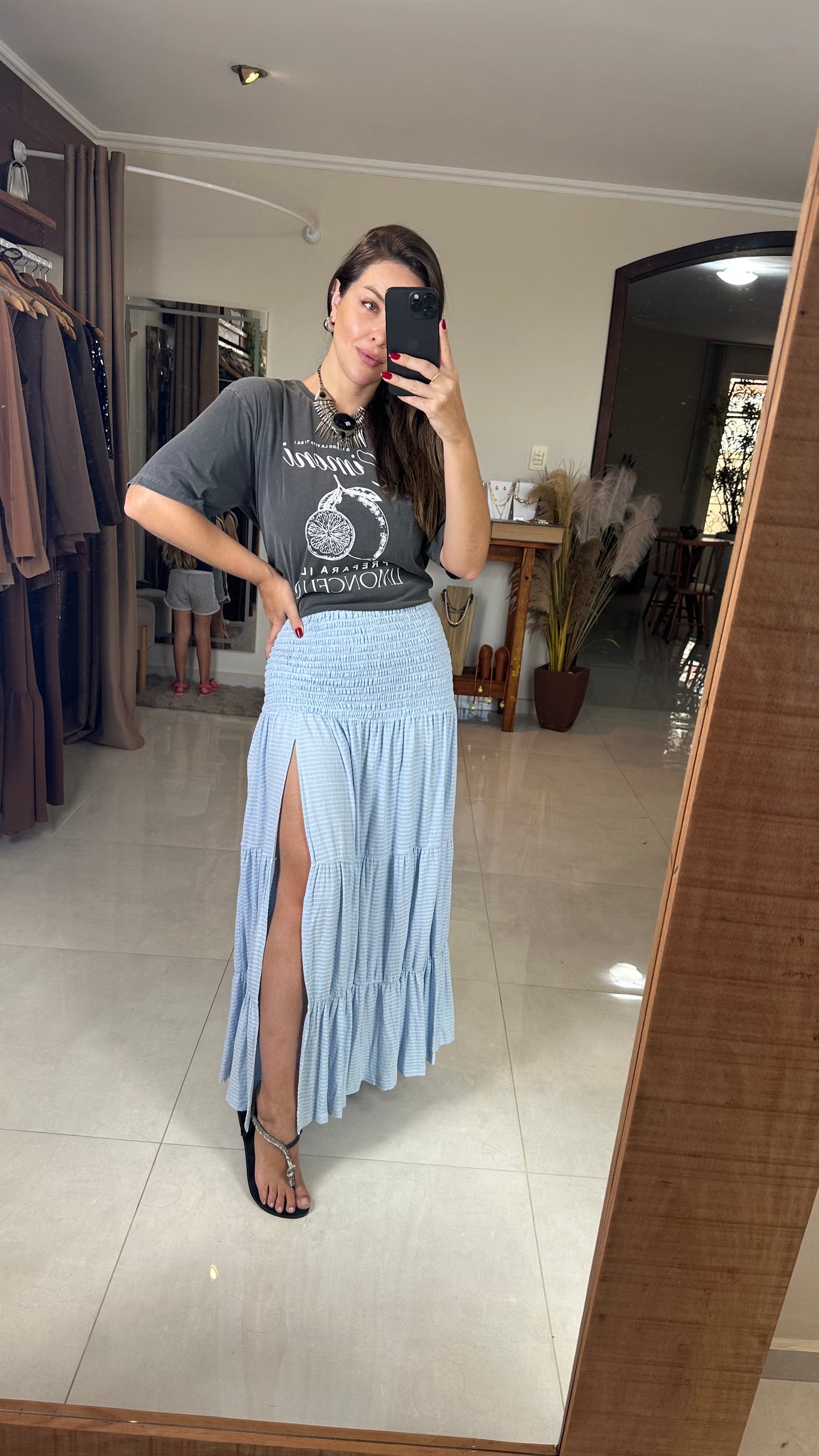Saia Longa Feminina com Fenda Lateral e Cintura Lastex em Viscose Leve – Mahfê